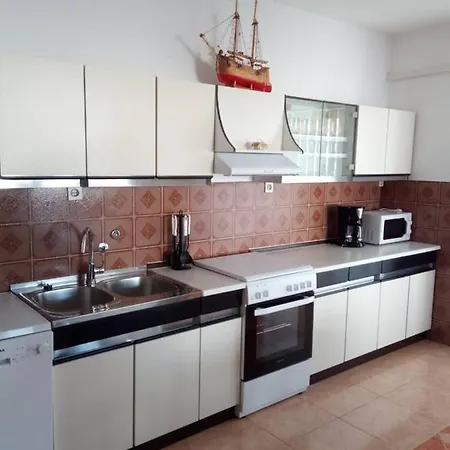 With Parking Space - Donja, Rab - 17826 Apartmán Supetarska Draga