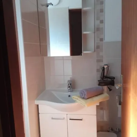 With Parking Space - Donja, Rab - 17826 Apartmán Supetarska Draga